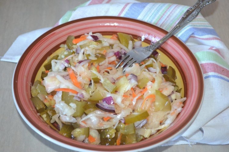 Sauerkraut-Salat für ein Picknick