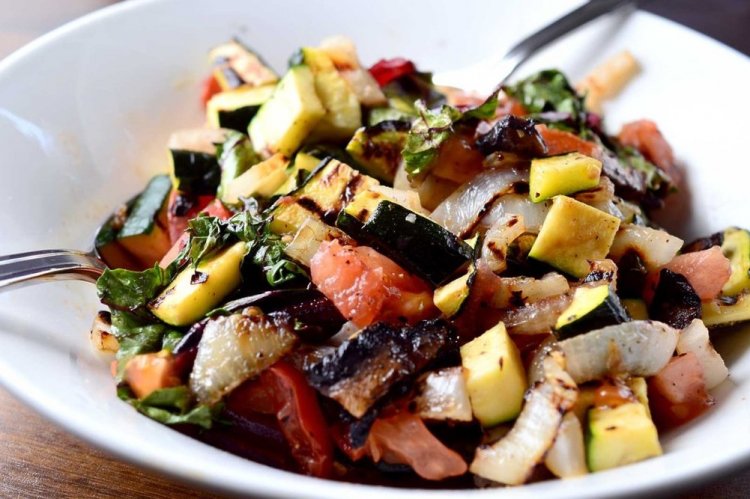 Salat aus Grillgemüse