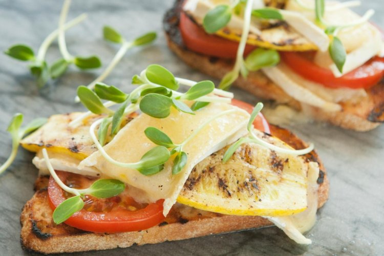 Zucchini and Brie Cheese Sandwiches