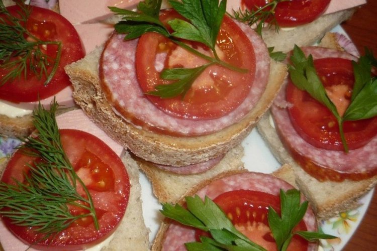 Smoked Sausage and Vegetable Sandwiches