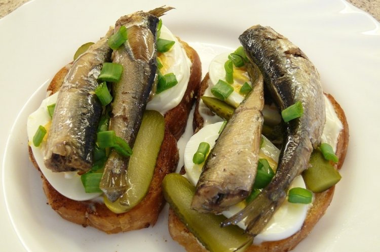 Sprat Sandwiches for a Picnic