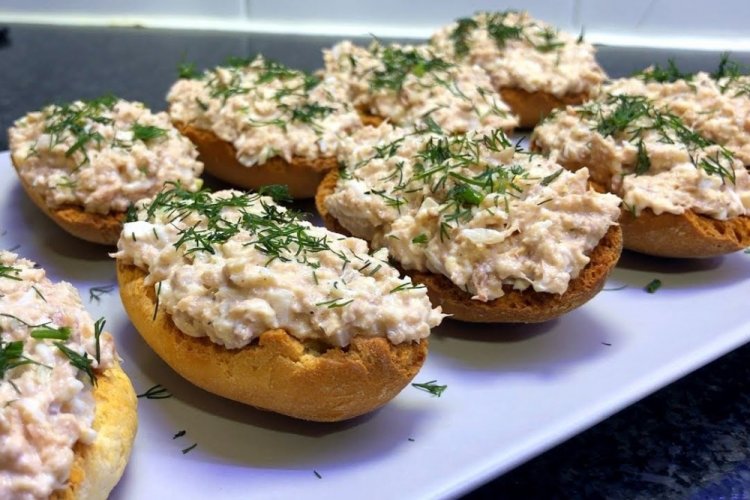 Tuna Sandwiches