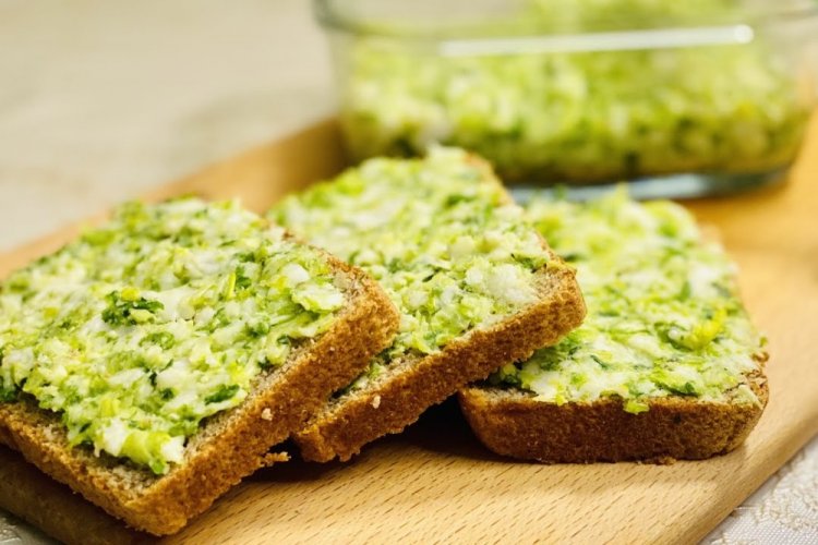 Cottage Cheese and Wild Garlic Sandwiches