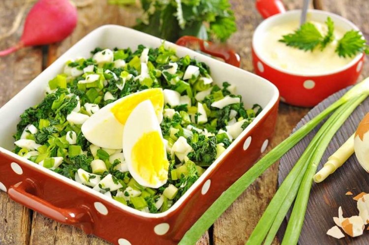 Ensalada verde con ortigas