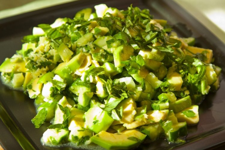 Ensalada verde con apio