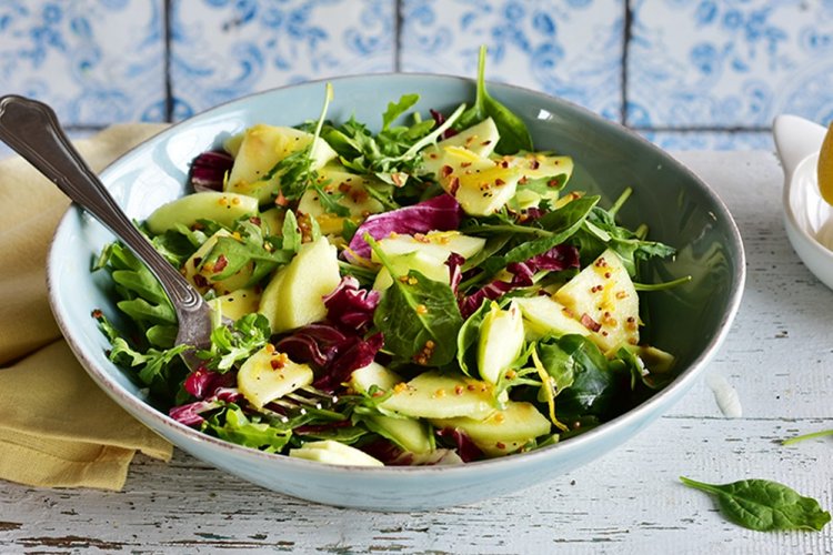 Ensalada verde con manzanas
