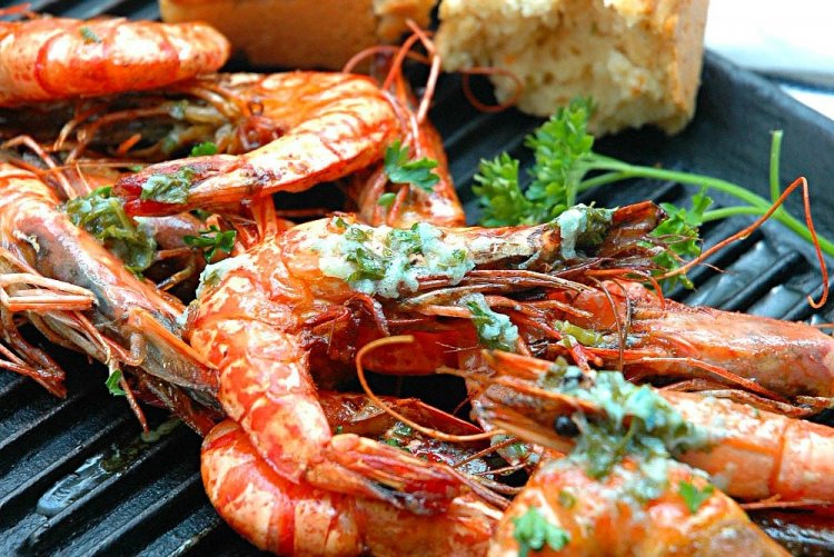 Langustinen mit aromatischen Kräutern vom Grill