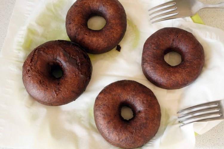 Chocolate Yeast-Free Kefir Doughnuts