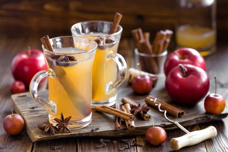 Punch with White Wine and Champagne