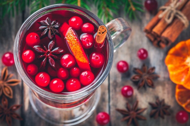 Cranberry Punch with Rum and Red Wine