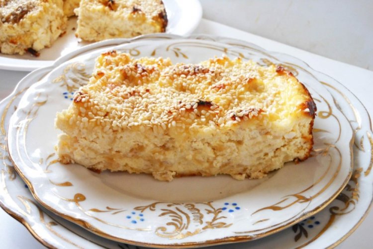 Cottage Cheese Casserole with Oatmeal and Apples