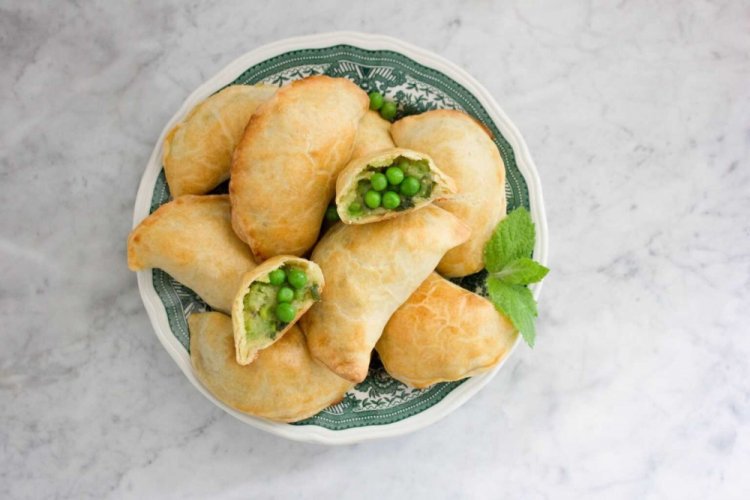 Relleno de hígado y guisantes verdes