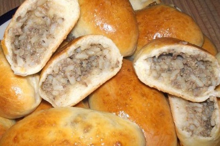 Relleno de hígado y arroz para empanadillas