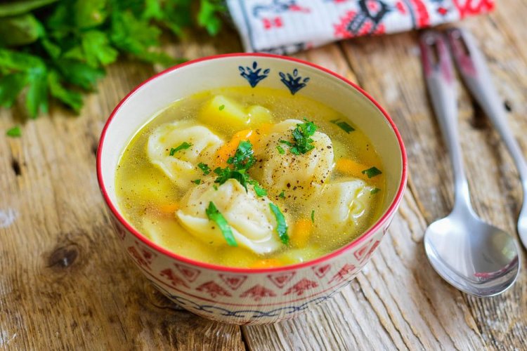 Sopa con dumplings – receta clásica