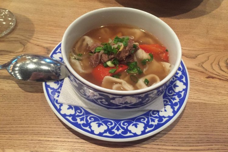 Chuchvara con verduras y carne