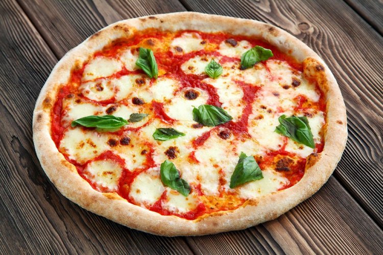 Margherita Pizza with Mozzarella and Basil