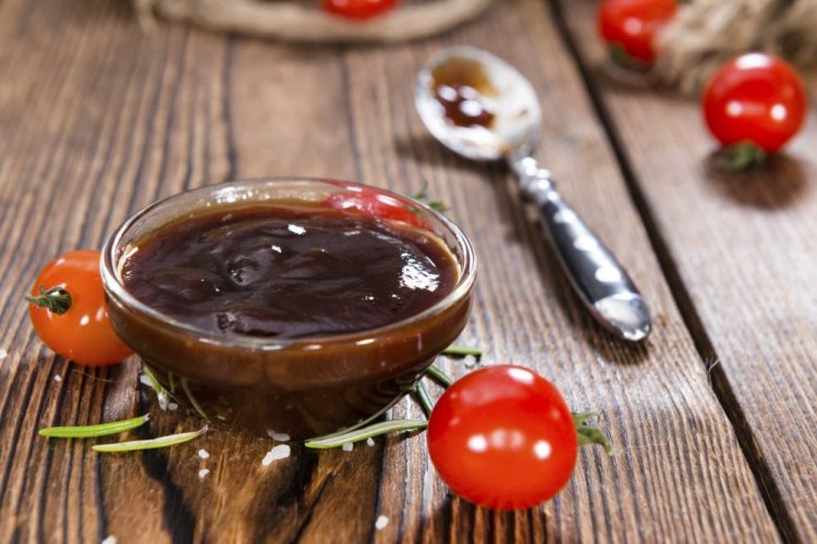 Salsa barbacoa de tomates frescos con pimentón ahumado