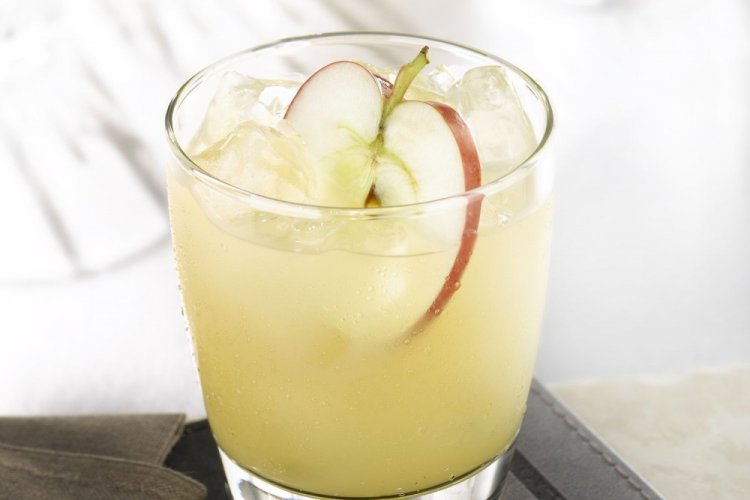 Apple Gin and Tonic