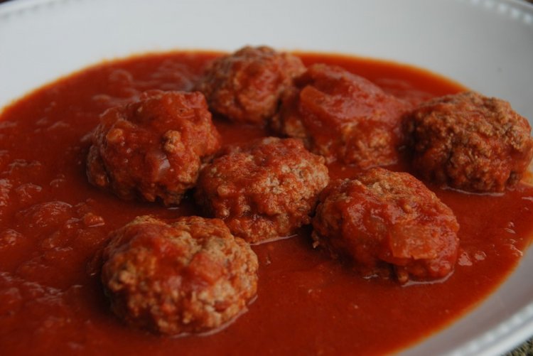 Salsa de pasta de tomate para albóndigas