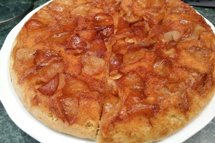 Pastel de leche con manzanas