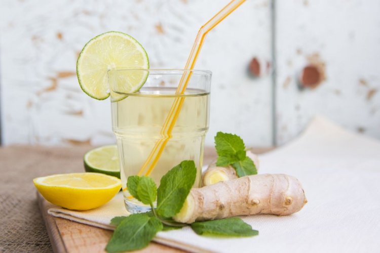 Ginger and Lime Lemonade with Green Tea