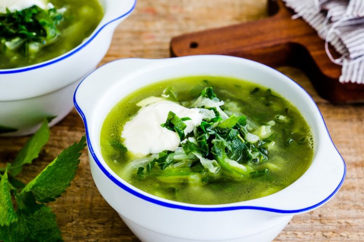 Nettle Soup with Bell Pepper and Green Beans