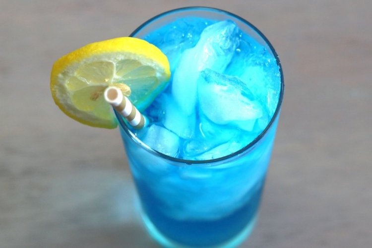 Sex on the Beach con Blue Curaçao y Sprite