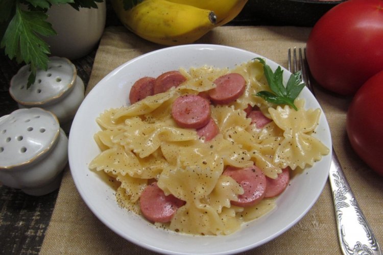 Skillet Pasta with Sausages