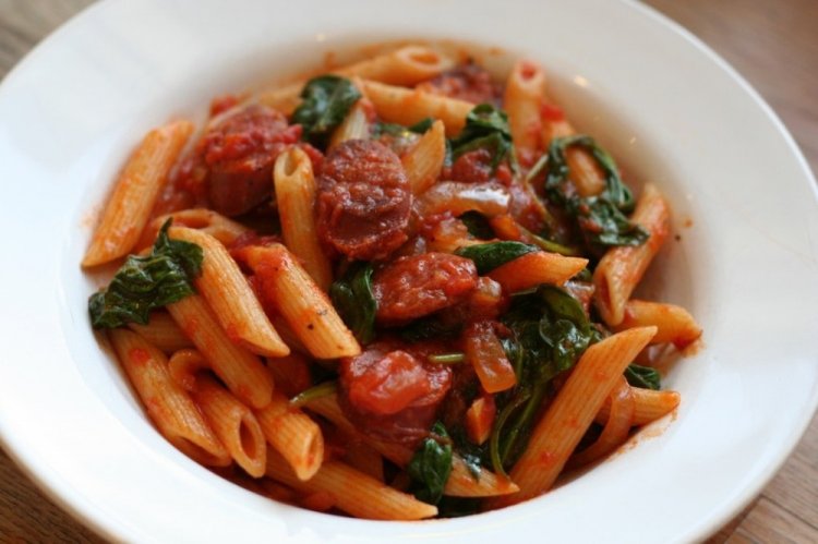 Pasta with Sausages and Spinach
