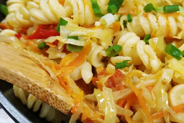 Pasta with Sausages and Cabbage