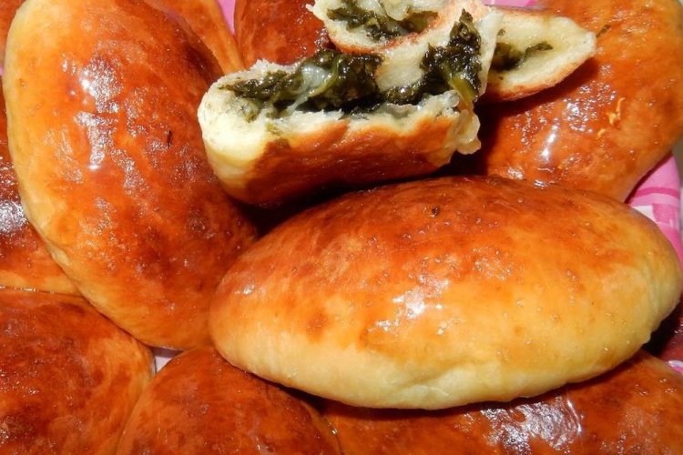 Yeast Pies with Sorrel