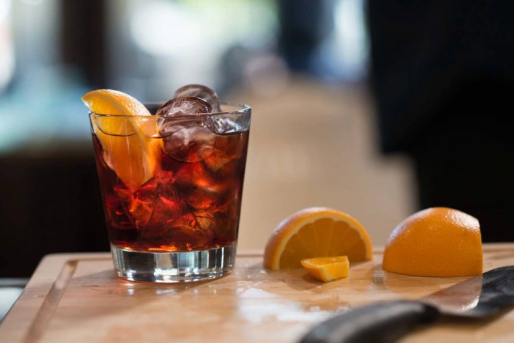 Cóctel Americano con soda