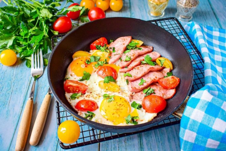 Sausage and Egg Scramble with Tomatoes