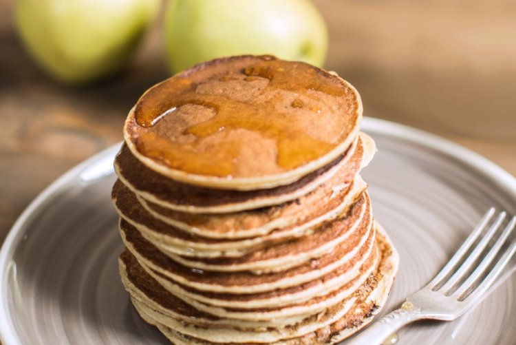 Kefir Pancakes with Apple
