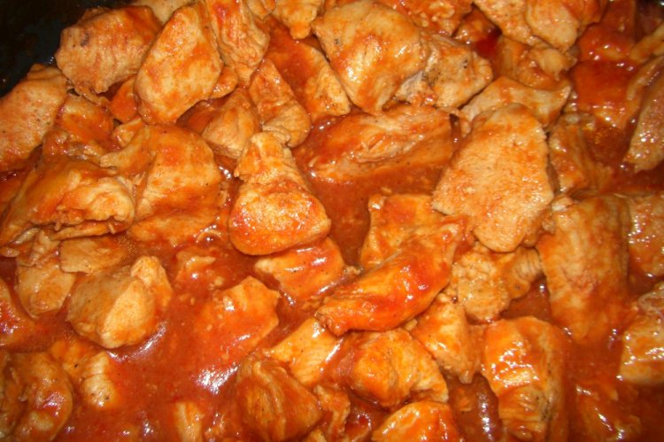 Gulash de pavo con salsa de zumo de tomate
