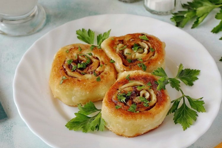 Pelmeni perezosos en sartén