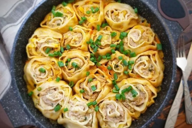 Pelmeni perezosos con hígado de pollo al horno