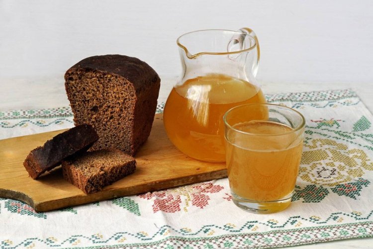 Rye Bread Kvass with Yeast
