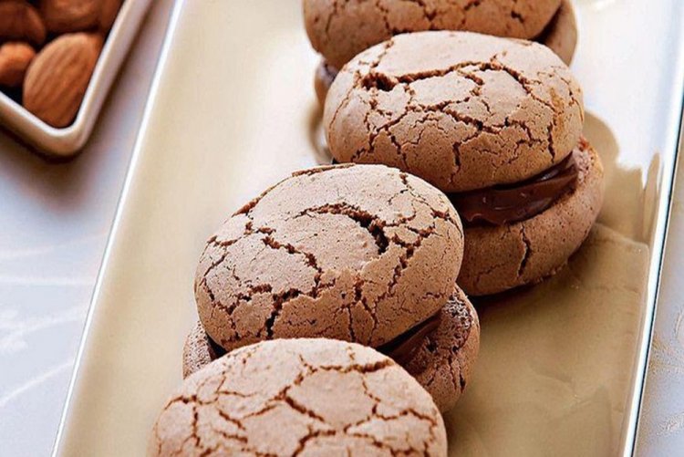 Classic Almond Cookies