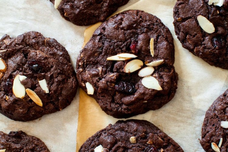 Chocolate Almond Cookies