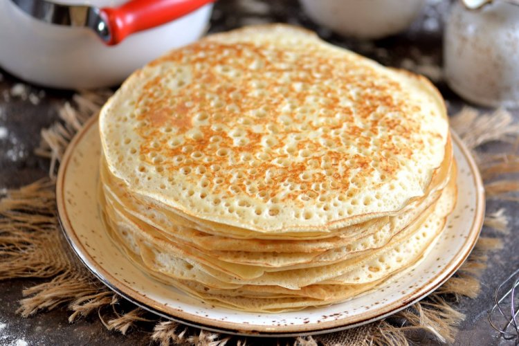 Lacy Yeast Pancakes with Milk