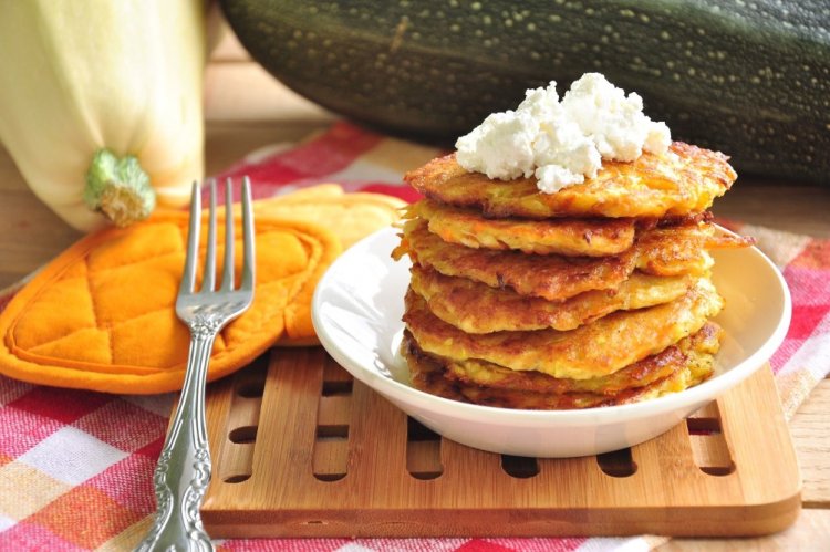 Zucchini Pancakes with Oat Flakes