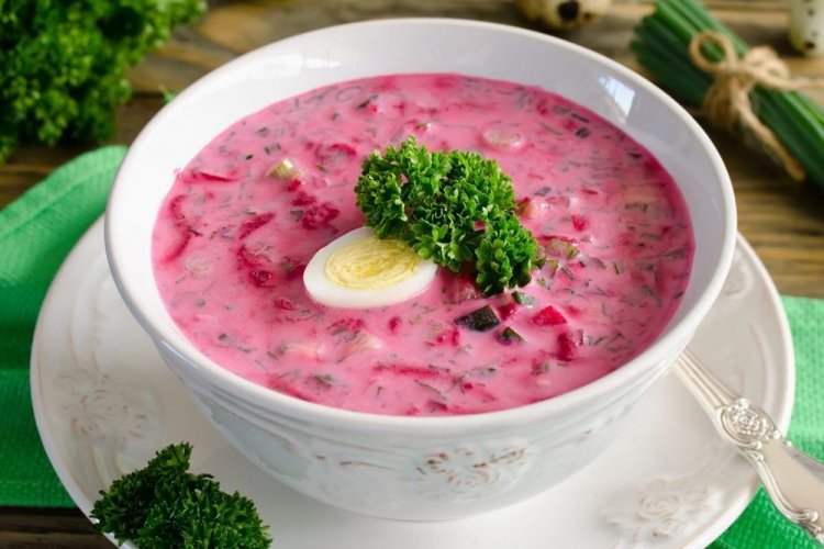 Sopa fría de remolacha con ayran