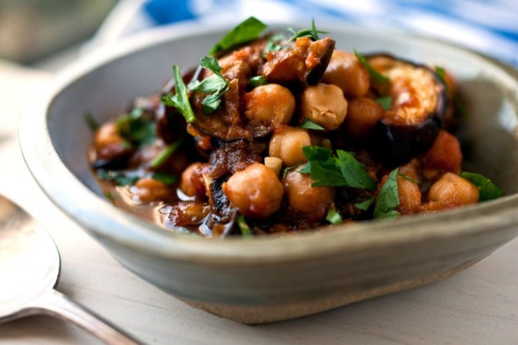 Chickpeas with Eggplant