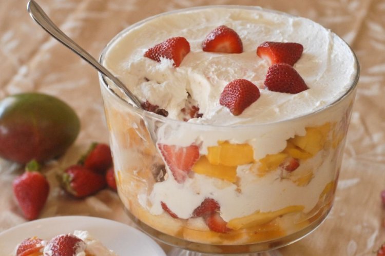 Fruit Salad with Cottage Cheese Cream