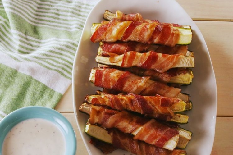 Calabacines al horno con tocino