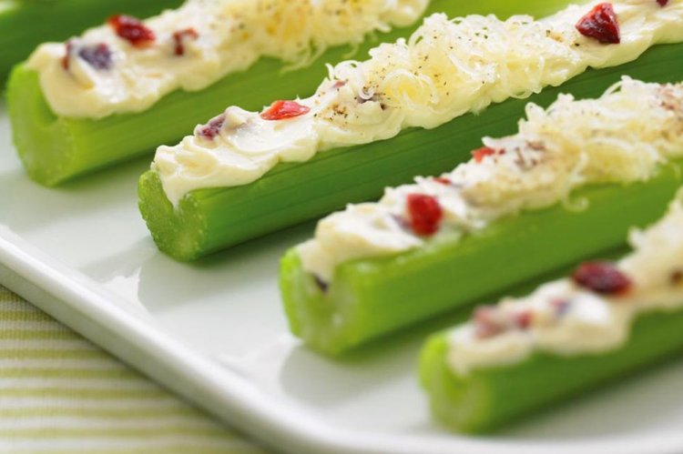 Aperitivo picante de apio