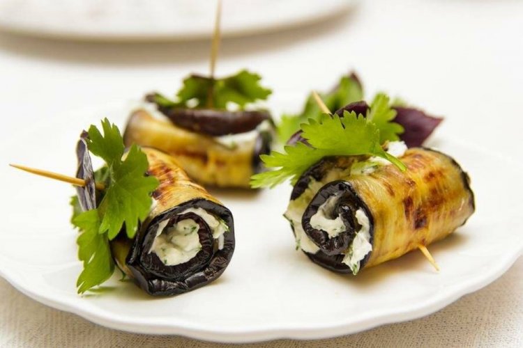 Rollitos de berenjena con queso