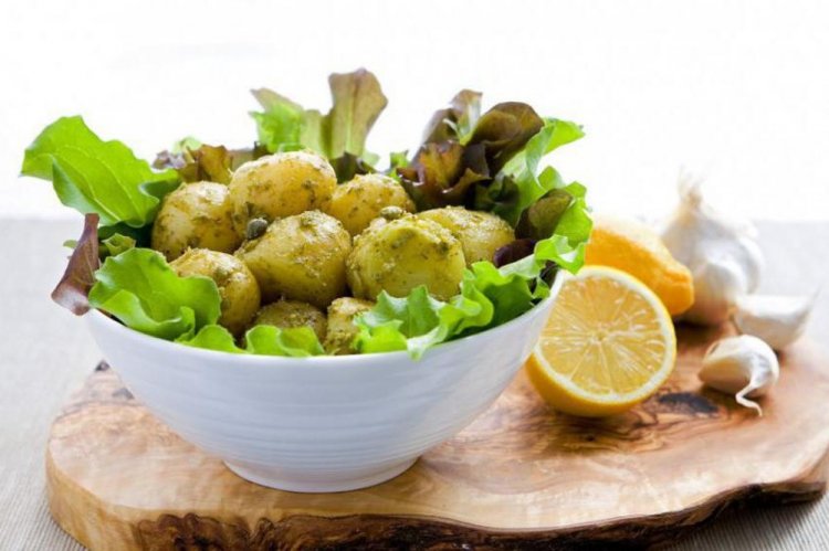 Ensalada de patatas templada con pesto