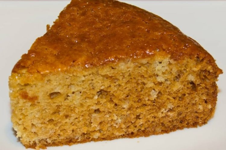 Pastel de crema agria con miel